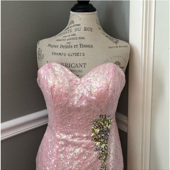 Pink Sequin Gown Size 4 NWT - Picture 4 of 11
